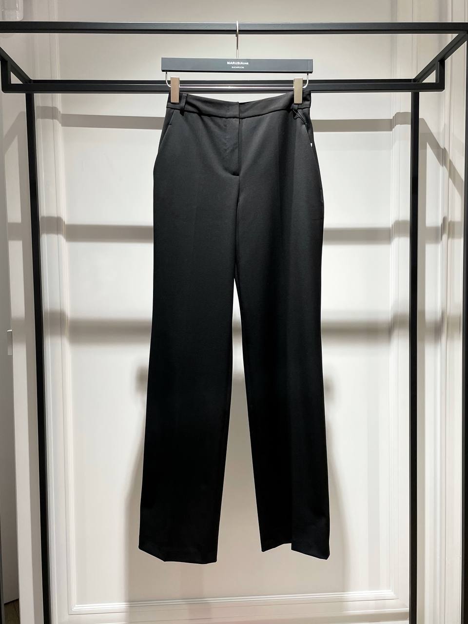 Широкие брюки со стрелками (Черный)